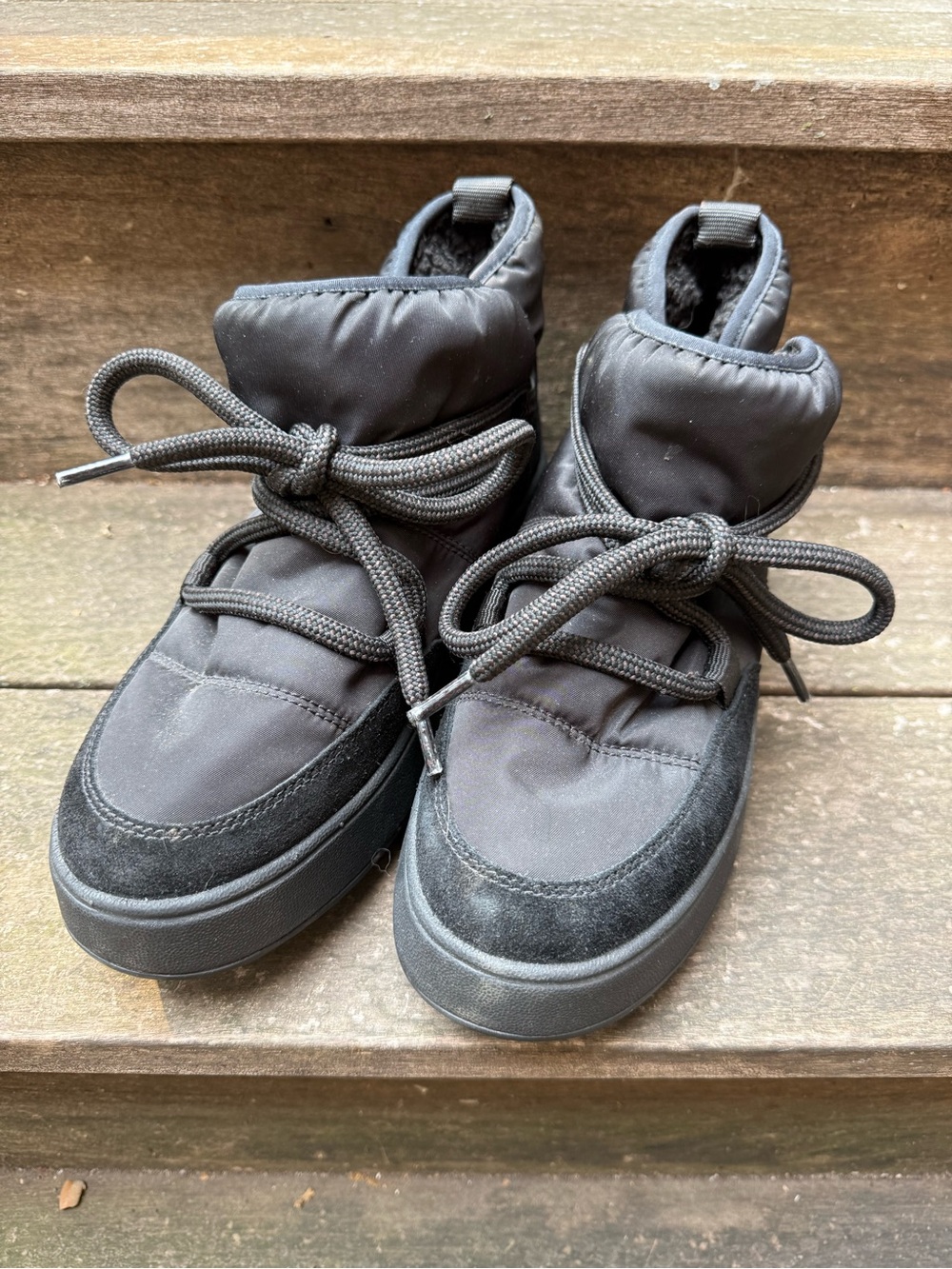 Fitflop Black Puffer Lace-Up Ankle Booties